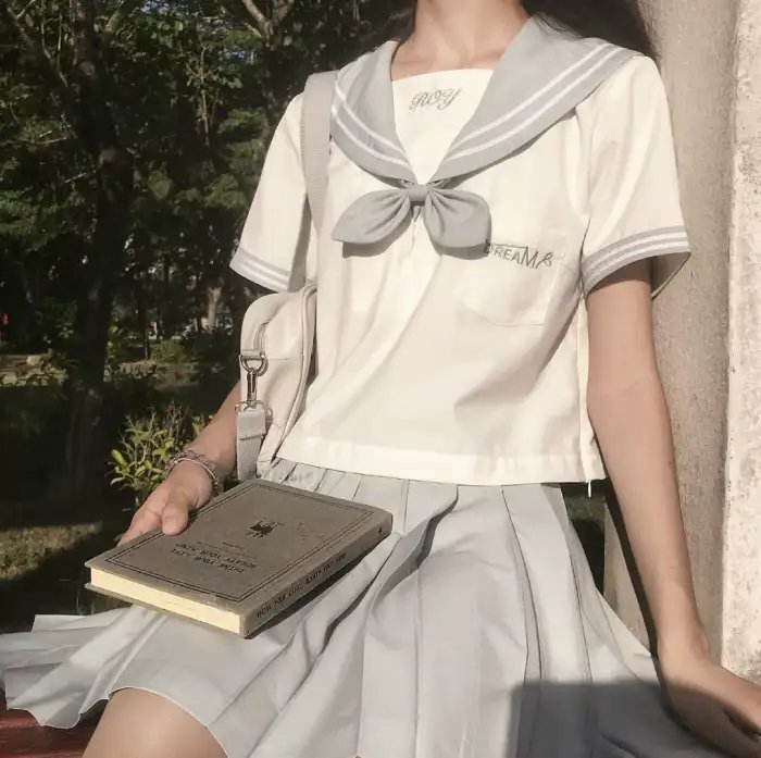 成为魔帝反派，却是天命之子的沸羊羊